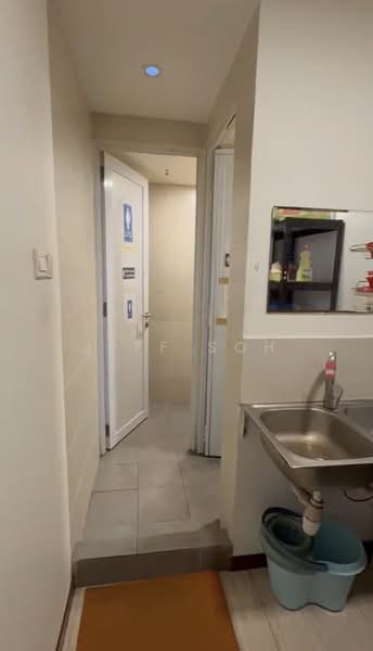 Wcega Plaza, 1 Bukit Batok Crescent, 2,562 sqft, Light Industrial (B1) For Rent, by Jeff Soh, 500191755 - Bathroom - CommercialGuru.com.sg
