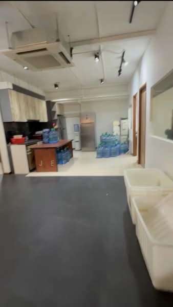 Wcega Plaza, 1 Bukit Batok Crescent, 2,562 sqft, Light Industrial (B1) For Rent, by Jeff Soh, 500191755 - Kitchen - CommercialGuru.com.sg