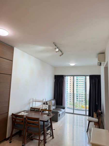 Queens Peak, 1 Dundee Road, 2 Bedrooms, 624 sqft, Condominium For Rent, by Johnny Chia, 500191801 - Living Room - PropertyGuru.com.sg