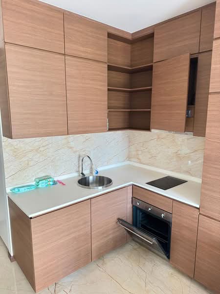 Queens Peak, 1 Dundee Road, 2 Bedrooms, 624 sqft, Condominium For Rent, by Johnny Chia, 500191801 - Kitchen - PropertyGuru.com.sg