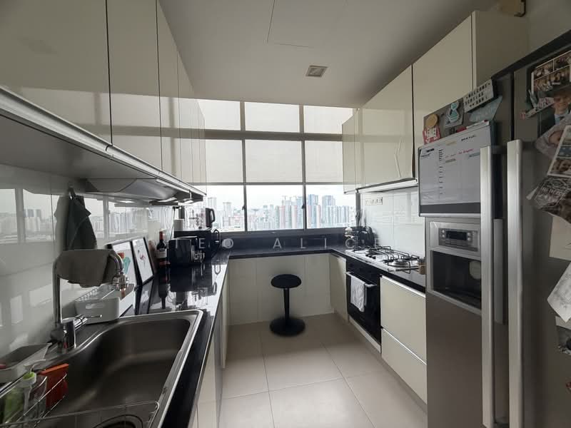 Latitude, 35 Jalan Mutiara, 3 Bedrooms, 1,615 sqft, Condominium For Rent, by Teo Alice, 500191803 - Kitchen - PropertyGuru.com.sg