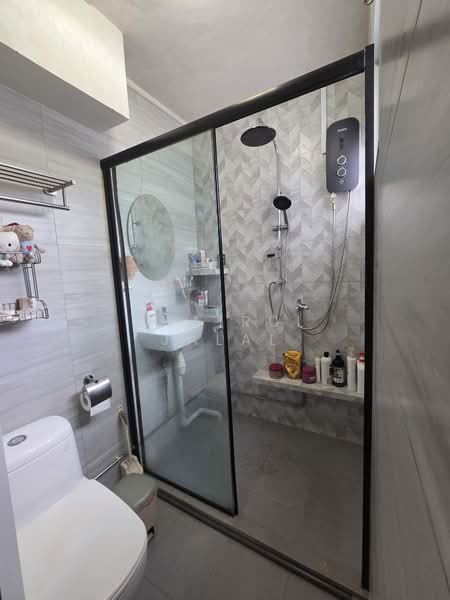 55 Chai Chee Drive, 55 Chai Chee Drive, 3 Bedrooms, 1,130 sqft, HDB Flat For Sale, by Khairul Jalal, 500191806 - Bathroom - PropertyGuru.com.sg