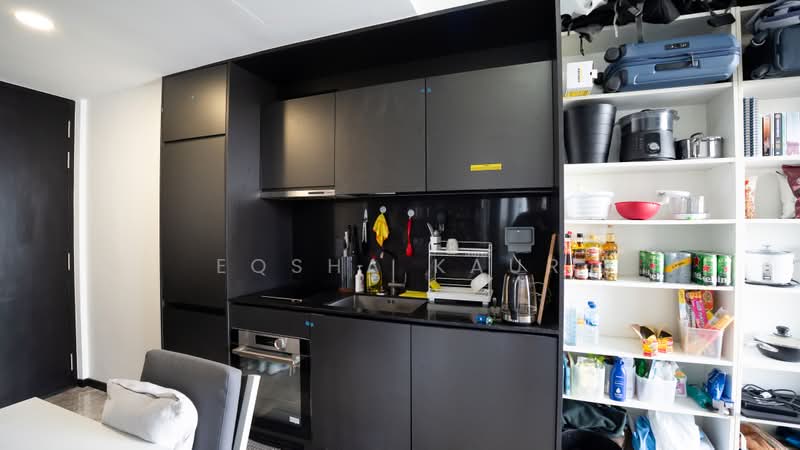 120 Grange, 120 Grange Road, 2 Bedrooms, 570 sqft, Condominium For Sale, by Eqsha Kaur, 500191832 - Kitchen - PropertyGuru.com.sg