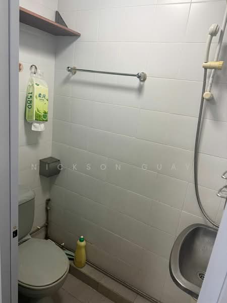 Studio room in Landed Property for Rent!, , Room Rental, 200 sqft, Semi-Detached House For Rent, by Nickson Guay, 500191836 - Bathroom - PropertyGuru.com.sg