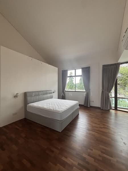 Newly renovated, 1min walk to beach, detached house at Elias Road, Elias Road, 5 Bedrooms, 6,000 sqft, Detached House For Rent, by Julian Li, 500191837 - Bedroom - PropertyGuru.com.sg
