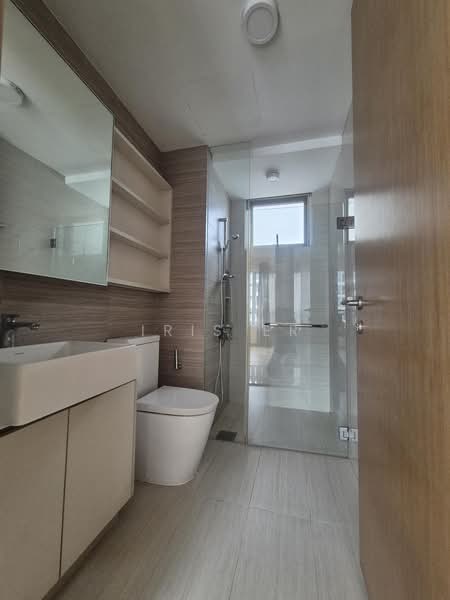 High Park Residences, 31 Fernvale Road, 3 Bedrooms, 990 sqft, Condominium For Sale, by Iris Er, 500191838 - Bathroom - PropertyGuru.com.sg
