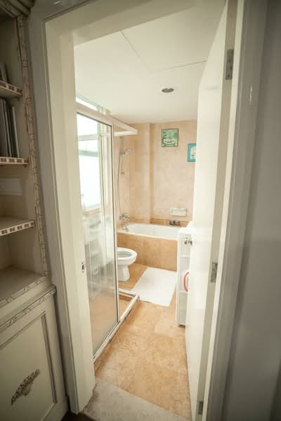 Cherry Gardens, 61 Lorong Lew Lian, 3 Bedrooms, 2,110 sqft, Condominium For Sale, by Jessie Lye, 500191841 - Bathroom - PropertyGuru.com.sg