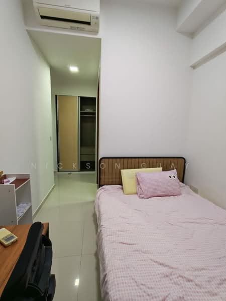 8 Farrer Suites Master Bedroom for rent!, , Room Rental, 150 sqft, Apartment For Rent, by Nickson Guay, 500191850 - Bedroom - PropertyGuru.com.sg