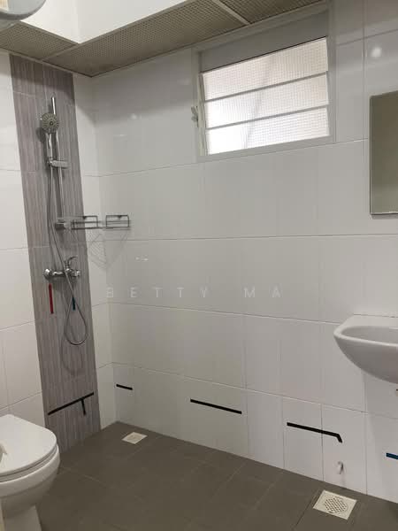 288C Compassvale Crescent, 288C Compassvale Crescent, 3 Bedrooms, 1,001 sqft, HDB Flat For Rent, by Betty Ma, 500191853 - Bathroom - PropertyGuru.com.sg