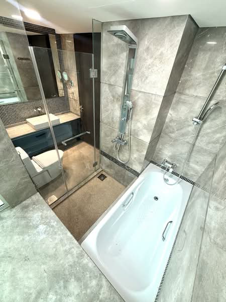 The Vision, 81 West Coast Crescent, Room Rental, 180 sqft, Condominium For Rent, by Sean Ong, 500191854 - Bathroom - PropertyGuru.com.sg