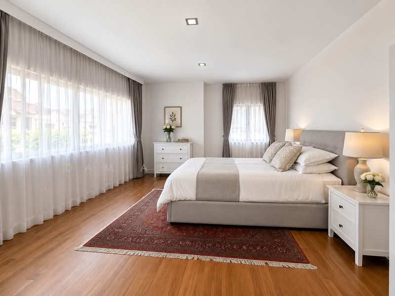⭐️RARE BIG SEMI-D WITH 14M WIDE FRONTAGE NEAR NAMLY PRECINCT!⭐️MINS WALK TO BUS STOPS & AMENITIES⭐️, Jalan Haji Alias Sixth Avenue Namly Lim Tai See Allamanda Coronation Ming Teck Park Greenleaf Jelita Tenang Istimewa Tan Boon Chong Moonbeam Mount Sinai Henry Park Holland Grove Kebaya Ampang Siantan Lantana Lotus Lasia Lily Maple Oak Cypress Redwood, 5 Bedrooms, 3,850 sqft, Semi-Detached House For Sale, by Damian Tan 陈係赈, 500191876 - Bedroom - PropertyGuru.com.sg