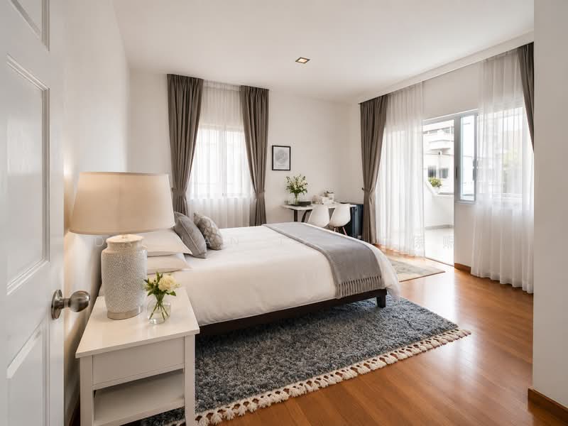 ⭐️RARE BIG SEMI-D WITH 14M WIDE FRONTAGE NEAR NAMLY PRECINCT!⭐️MINS WALK TO BUS STOPS & AMENITIES⭐️, Jalan Haji Alias Sixth Avenue Namly Lim Tai See Allamanda Coronation Ming Teck Park Greenleaf Jelita Tenang Istimewa Tan Boon Chong Moonbeam Mount Sinai Henry Park Holland Grove Kebaya Ampang Siantan Lantana Lotus Lasia Lily Maple Oak Cypress Redwood, 5 Bedrooms, 3,850 sqft, Semi-Detached House For Sale, by Damian Tan 陈係赈, 500191876 - Bedroom - PropertyGuru.com.sg