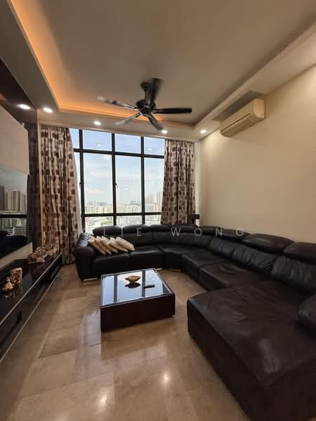 Regent Heights, 50 Bukit Batok East Avenue 5, 3 Bedrooms, 1,173 sqft, Condominium For Rent, by Jolie Wong, 500191901 - Living Room - PropertyGuru.com.sg
