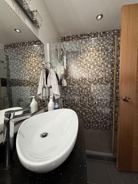 Regent Heights, 50 Bukit Batok East Avenue 5, 3 Bedrooms, 1,173 sqft, Condominium For Rent, by Jolie Wong, 500191901 - Bathroom - PropertyGuru.com.sg