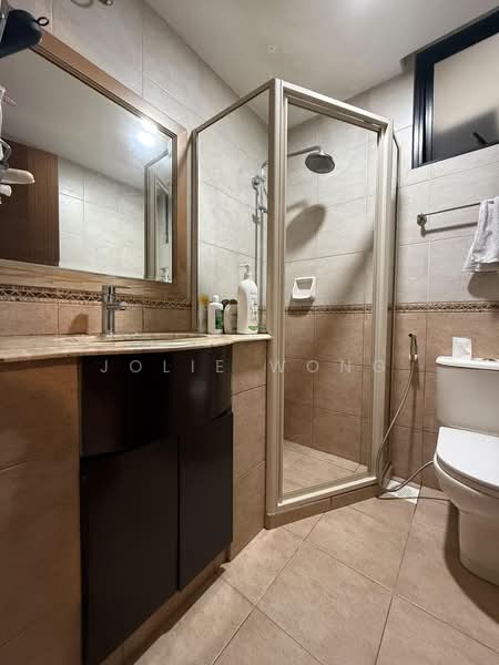Regent Heights, 50 Bukit Batok East Avenue 5, 3 Bedrooms, 1,173 sqft, Condominium For Rent, by Jolie Wong, 500191901 - Bathroom - PropertyGuru.com.sg