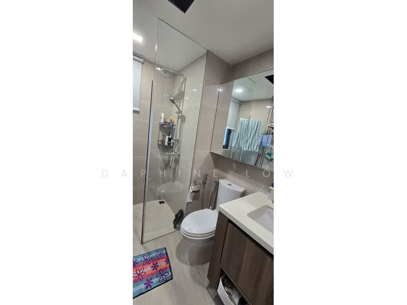 Kingsford Waterbay, 80 Upper Serangoon View, 4 Bedrooms, 1,216 sqft, Condominium For Sale, by Daphine Low, 500191909 - Bathroom - PropertyGuru.com.sg