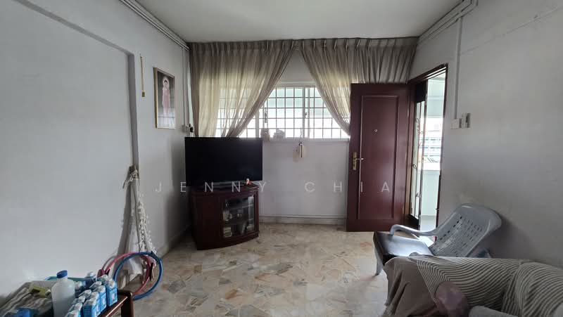 301 Hougang Avenue 5, 301 Hougang Avenue 5, 2 Bedrooms, 797 sqft, HDB Flat For Rent, by Jenny Chia, 500191912 - Living Room - PropertyGuru.com.sg