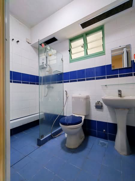 638A Punggol Drive, 638A Punggol Drive, 3 Bedrooms, 1,205 sqft, HDB Flat For Rent, by Max Ang, 500191918 - Bathroom - PropertyGuru.com.sg