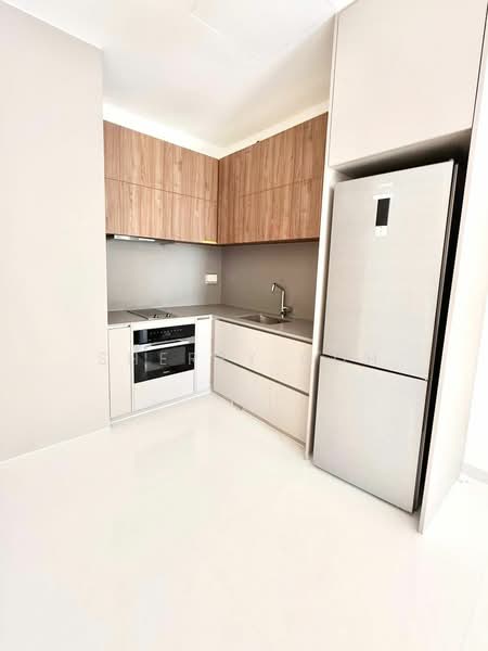 Parksuites, 18 Holland Grove Road, 2 Bedrooms, 657 sqft, Condominium For Sale, by Sherry Goh, 500191919 - Kitchen - PropertyGuru.com.sg