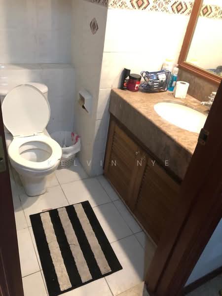 Aspen Heights, 263 River Valley Road, 5 Bedrooms, 1,324 sqft, Condominium For Rent, by Kelvin Nye, 500191923 - Bathroom - PropertyGuru.com.sg