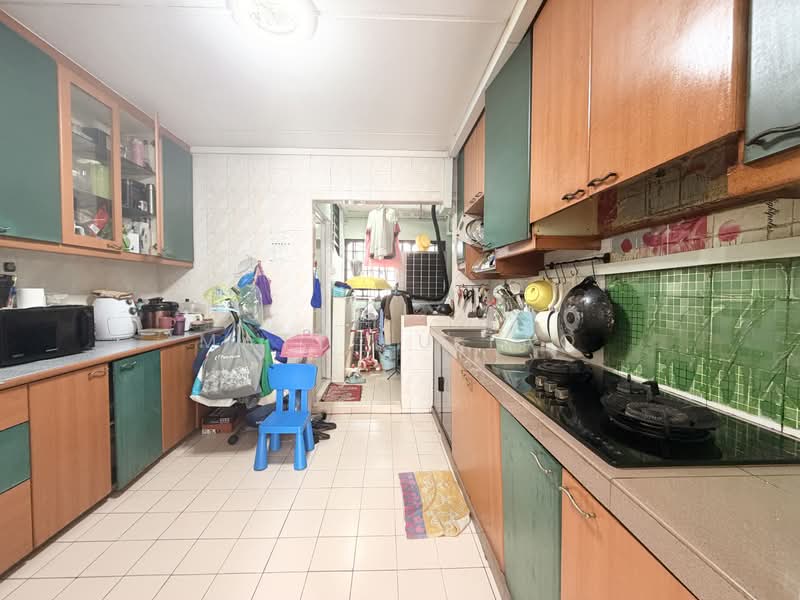 642 Jurong West Street 61, 642 Jurong West Street 61, 3 Bedrooms, 1,076 sqft, HDB Flat For Sale, by Matt Xu Tao, 500191927 - Kitchen - PropertyGuru.com.sg