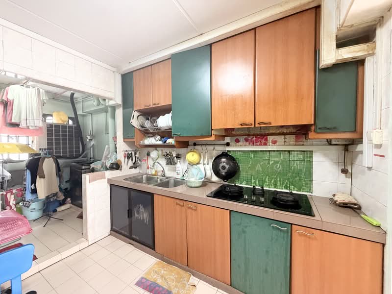 642 Jurong West Street 61, 642 Jurong West Street 61, 3 Bedrooms, 1,076 sqft, HDB Flat For Sale, by Matt Xu Tao, 500191927 - Kitchen - PropertyGuru.com.sg