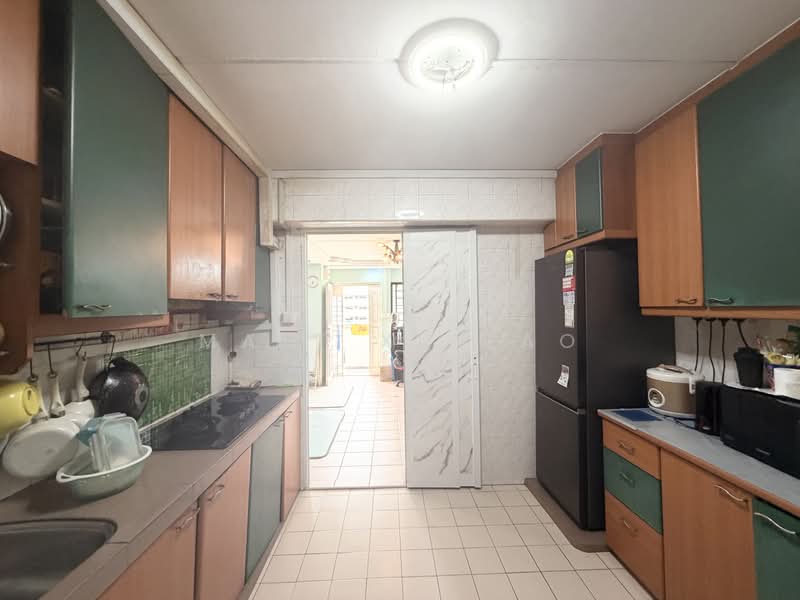 642 Jurong West Street 61, 642 Jurong West Street 61, 3 Bedrooms, 1,076 sqft, HDB Flat For Sale, by Matt Xu Tao, 500191927 - Kitchen - PropertyGuru.com.sg