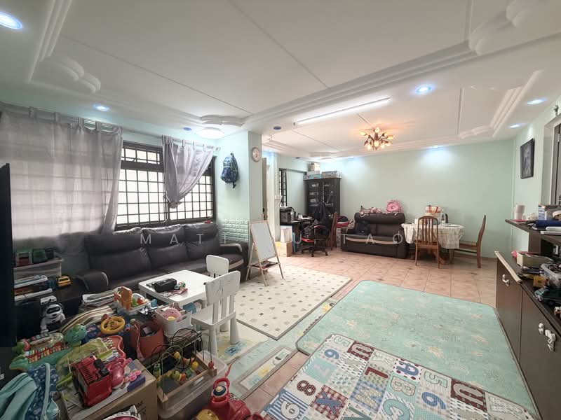 642 Jurong West Street 61, 642 Jurong West Street 61, 3 Bedrooms, 1,076 sqft, HDB Flat For Sale, by Matt Xu Tao, 500191927 - Living Room - PropertyGuru.com.sg