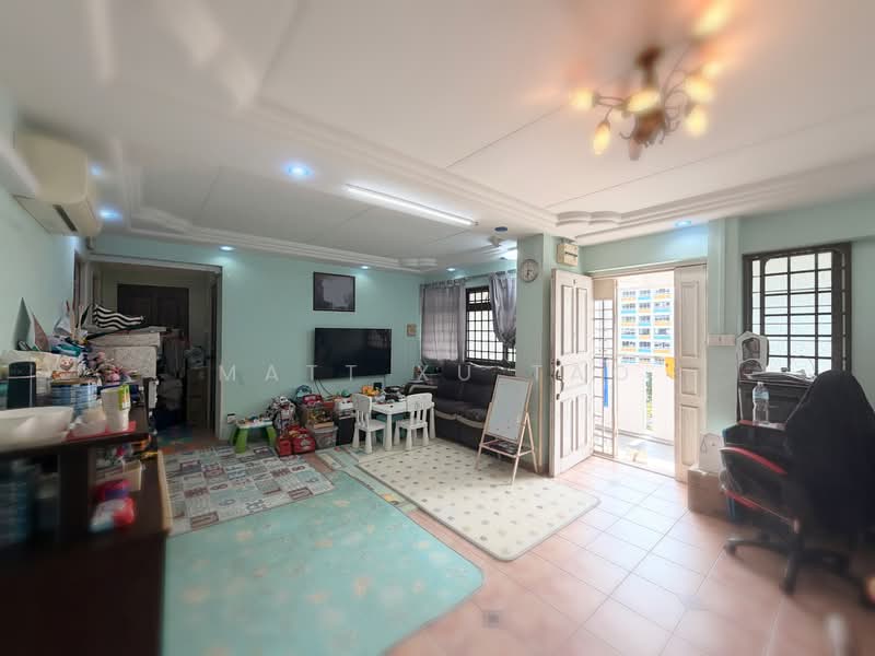 642 Jurong West Street 61, 642 Jurong West Street 61, 3 Bedrooms, 1,076 sqft, HDB Flat For Sale, by Matt Xu Tao, 500191927 - Living Room - PropertyGuru.com.sg