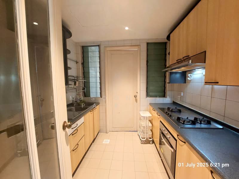 Costa Rhu, 3 Rhu Cross, 2 Bedrooms, 990 sqft, Condominium For Rent, by Lim Soon Kiat Patrick, 500191945 - Kitchen - PropertyGuru.com.sg