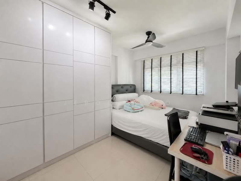 673A Edgefield Plains, 673A Edgefield Plains, 2 Bedrooms, 700 sqft, HDB Flat For Sale, by Jerome Woo, 500191951 - Bedroom - PropertyGuru.com.sg
