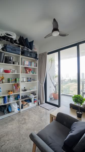 120 Grange, 120 Grange Road, 2 Bedrooms, 570 sqft, Condominium For Sale, by Dion Koh, 500191952 - Living Room - PropertyGuru.com.sg