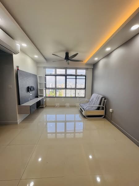 878A Tampines Avenue 8, 878A Tampines Avenue 8, 2 Bedrooms, 742 sqft, HDB Flat For Rent, by Chris Tang 邓佩芬, 500191956 - Living Room - PropertyGuru.com.sg