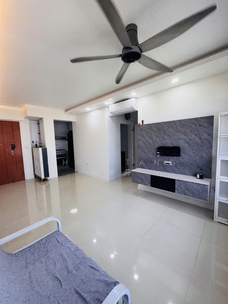 878A Tampines Avenue 8, 878A Tampines Avenue 8, 2 Bedrooms, 742 sqft, HDB Flat For Rent, by Chris Tang 邓佩芬, 500191956 - Living Room - PropertyGuru.com.sg