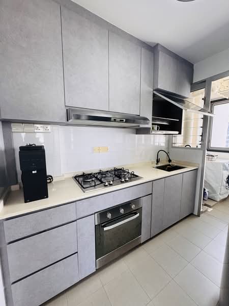 878A Tampines Avenue 8, 878A Tampines Avenue 8, 2 Bedrooms, 742 sqft, HDB Flat For Rent, by Chris Tang 邓佩芬, 500191956 - Kitchen - PropertyGuru.com.sg