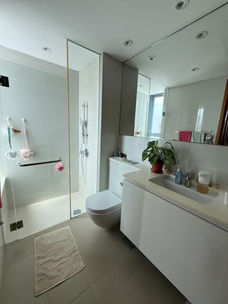 The Gale, 66 Flora Road, 4 Bedrooms, 1,980 sqft, Condominium For Sale, by Lee Frederick, 500191961 - Bathroom - PropertyGuru.com.sg