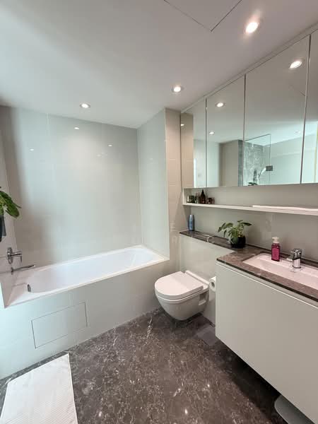 The Gale, 66 Flora Road, 4 Bedrooms, 1,980 sqft, Condominium For Sale, by Lee Frederick, 500191961 - Bathroom - PropertyGuru.com.sg