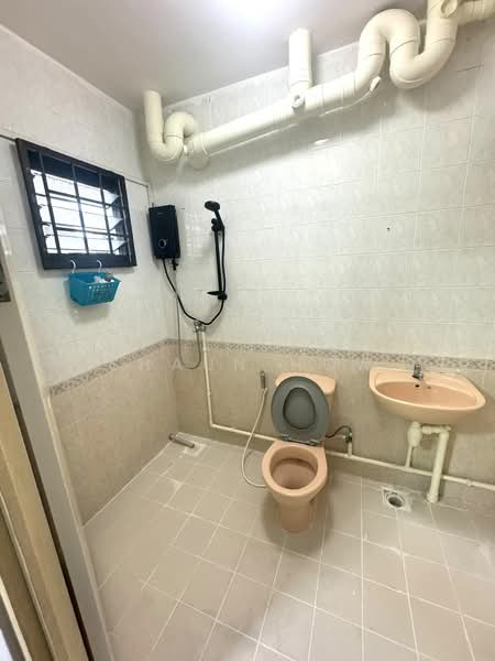 632 Jurong West Street 65, 632 Jurong West Street 65, Boon Lay / Jurong / Tuas, Room Rental, 140 sqft, HDB Flat For Rent, by Shaun How, 500191970 - Bathroom - PropertyGuru.com.sg