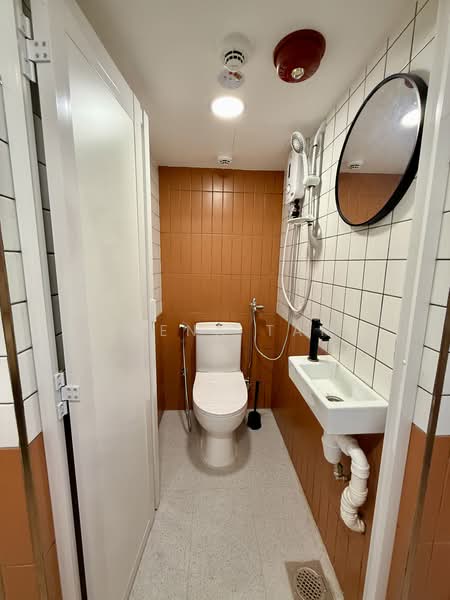 25 Jalan besar, Jalan Besar, Room Rental, 140 sqft, Shophouse For Rent, by Reena Tan, 500191985 - Bathroom - PropertyGuru.com.sg