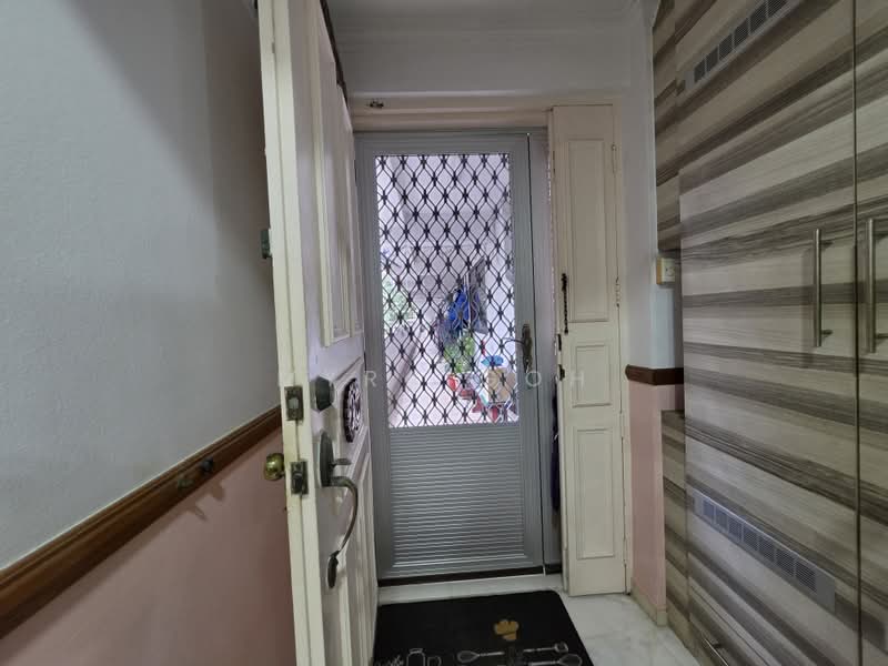 326 Sembawang Crescent, 326 Sembawang Crescent, 4 Bedrooms, 1,292 sqft, HDB Flat For Sale, by Myra Goh, 500191987 - Entrance - PropertyGuru.com.sg