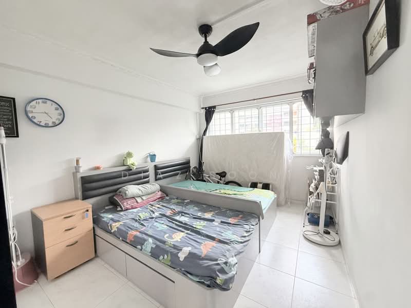 461 Jurong West Street 41, 461 Jurong West Street 41, 3 Bedrooms, 1,302 sqft, HDB Flat For Sale, by Diaz Soon, 500191995 - Bedroom - PropertyGuru.com.sg