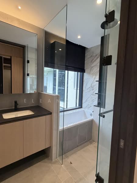 Jervois Mansion, 14 Jervois Close, 4 Bedrooms, 1,539 sqft, Condominium For Rent, by Eleanor Tan, 500192014 - Bathroom - PropertyGuru.com.sg