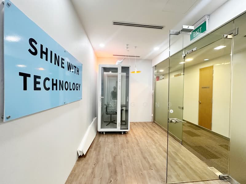The Central, 6 Eu Tong Sen Street, 1,700 sqft, Office For Rent, by Allen Gong, 500192020 - Corridor - CommercialGuru.com.sg