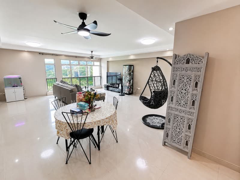 393 Bukit Batok West Avenue 5, 393 Bukit Batok West Avenue 5, 4 Bedrooms, 1,270 sqft, HDB Flat For Sale, by GANESHKUMAR K, 500192024 - Living Room - PropertyGuru.com.sg