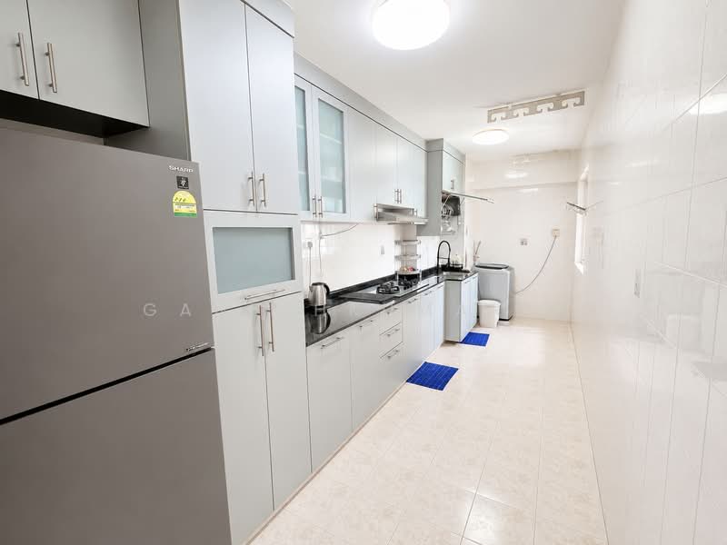 393 Bukit Batok West Avenue 5, 393 Bukit Batok West Avenue 5, 4 Bedrooms, 1,270 sqft, HDB Flat For Sale, by GANESHKUMAR K, 500192024 - Kitchen - PropertyGuru.com.sg