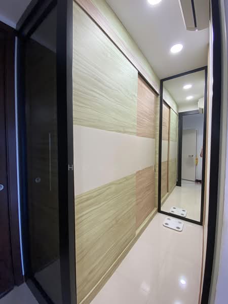 Guillemard Edge, 38 Lorong 30 Geylang, 1 Bedroom, 441 sqft, Condominium For Sale, by Hong Li, 500192025 - Large wardrobe space - PropertyGuru.com.sg