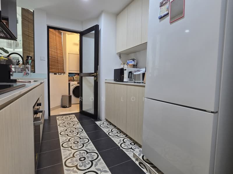 Tanamera Crest, 8 Pari Dedap Walk, 3 Bedrooms, 1,195 sqft, Condominium For Sale, by Ron Loh, 500192040 - Kitchen - PropertyGuru.com.sg
