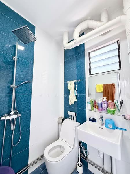 861 Yishun Avenue 4, 861 Yishun Avenue 4, 2 Bedrooms, 796 sqft, HDB Flat For Sale, by Dylan Lee, 500192042 - Bathroom - PropertyGuru.com.sg