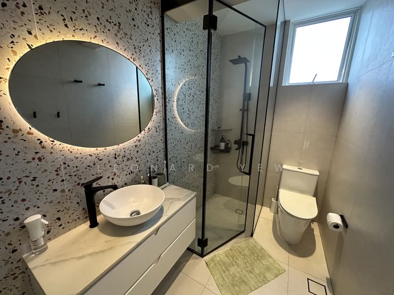 Villa Martia, 11 Martia Road, 3 Bedrooms, 1,281 sqft, Condominium For Sale, by Leonard Yew, 500192052 - Bathroom - PropertyGuru.com.sg