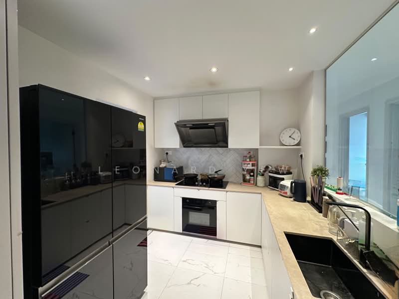 Villa Martia, 11 Martia Road, 3 Bedrooms, 1,281 sqft, Condominium For Sale, by Leonard Yew, 500192052 - Kitchen - PropertyGuru.com.sg